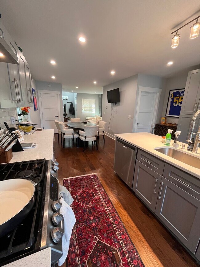 Building Photo - Lawrenceville 3 Bed, 2.5 Bath House with Parking for Lease July 1!