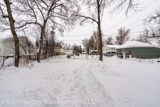 Building Photo - 2 br, 1.5 bath House - 625 7th Avenue South