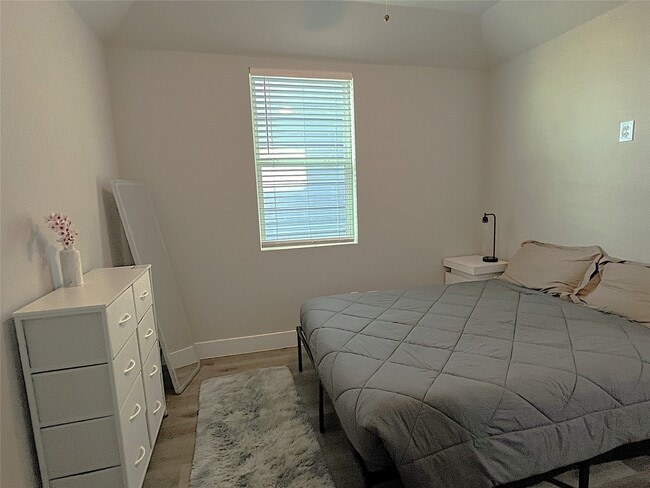 Building Photo - 19106 Sears Dr