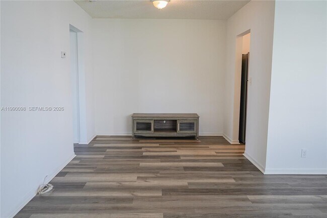 Building Photo - 2008 Jackson St