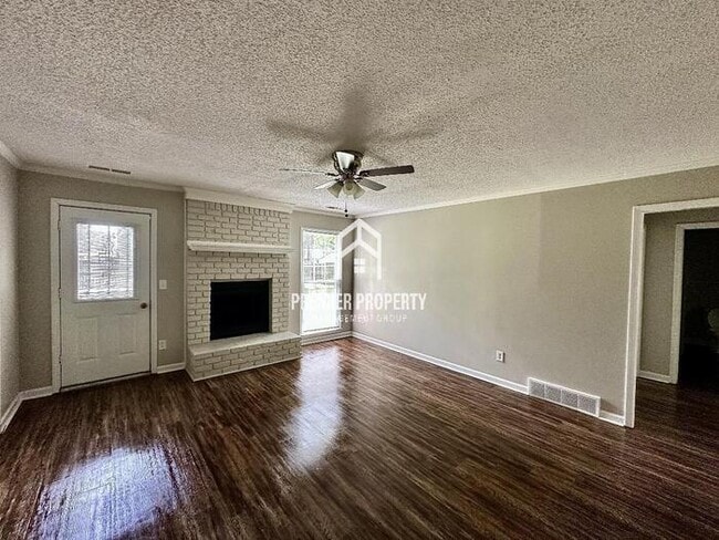 Building Photo - 6667 Amersham Dr