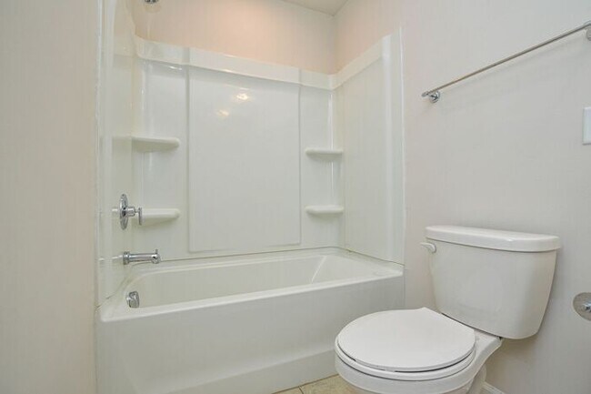 Building Photo - Like New All Brick Home in Mint Hill!