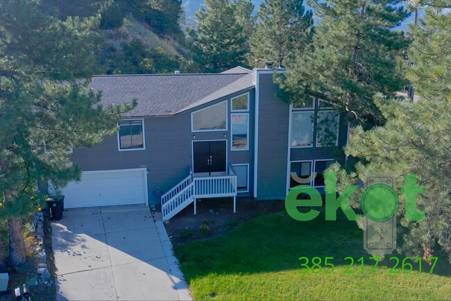 Building Photo - Spacious 5 Bedroom Home in Cottonwood Heights