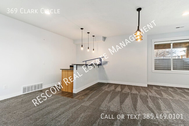 Building Photo - 369 Clark Cir