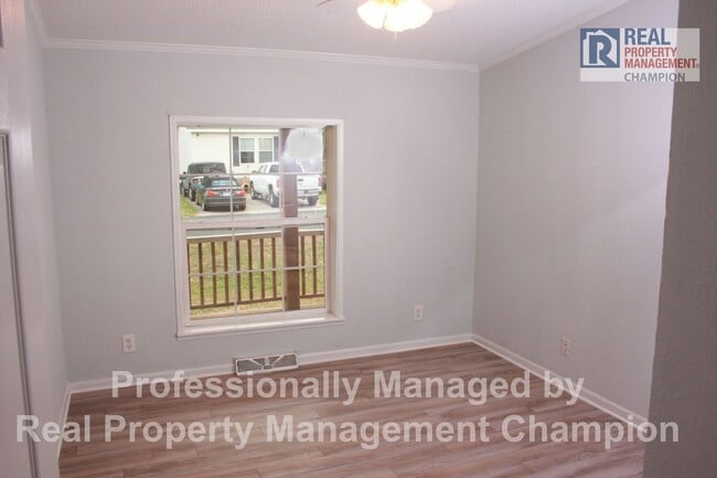 Building Photo - Charming Home in Quiet Neighborhood Near Monkey Junction