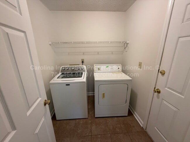 Building Photo - 10722 Roxbury Ct