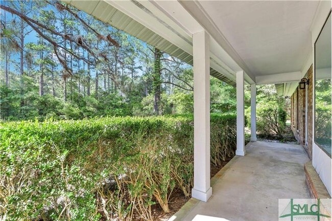 Building Photo - 103 Maple Dr