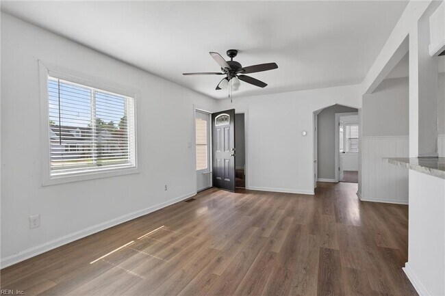 Building Photo - 8507 Chapin St