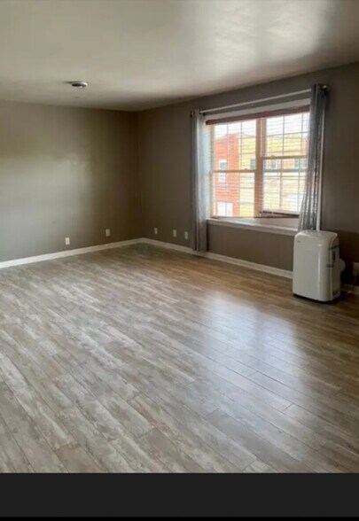 Building Photo - 75 S Maiden St