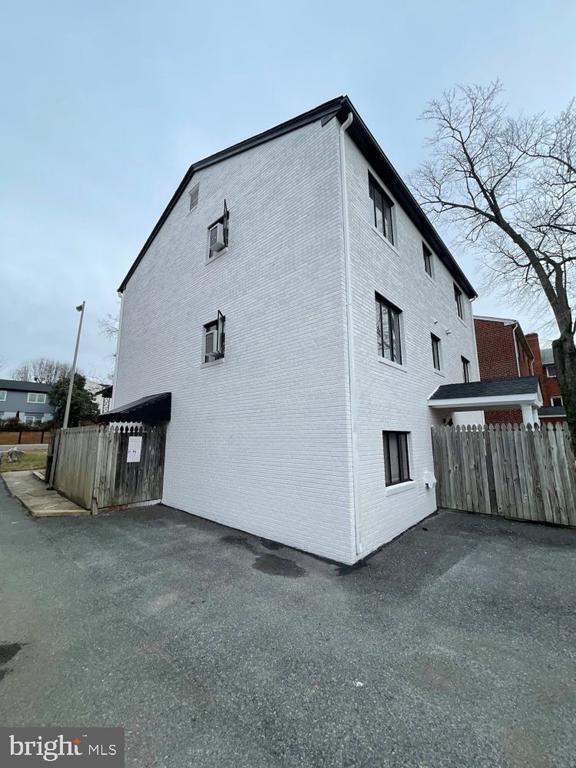Building Photo - 4206 Washington Blvd