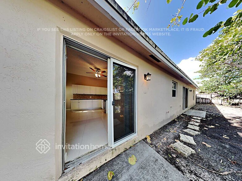 Building Photo - 1410 NW 47th Ave