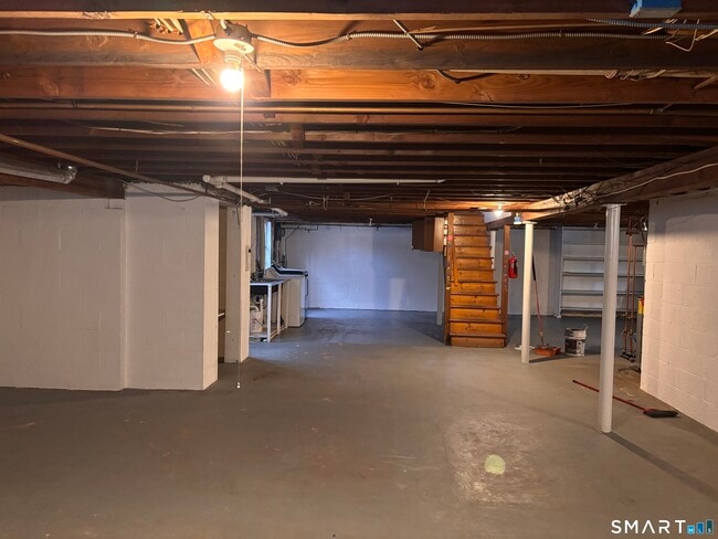 Building Photo - 249 New Canaan Ave