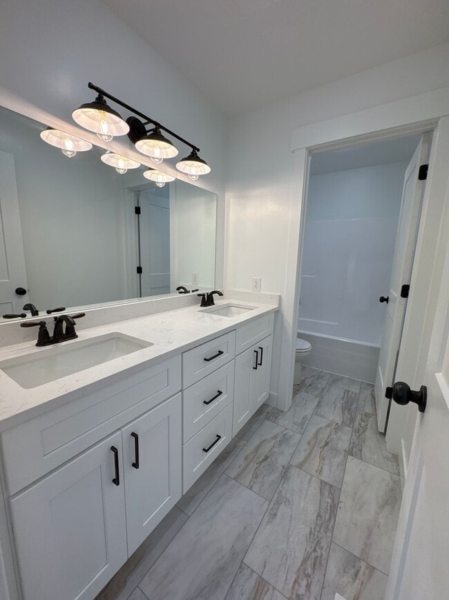 Building Photo - 729 W 350 N