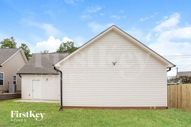 Building Photo - 5035 Tuckaseegee Rd