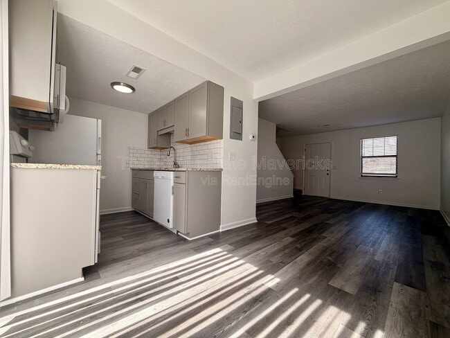 Building Photo - 308 Gillespie Rd