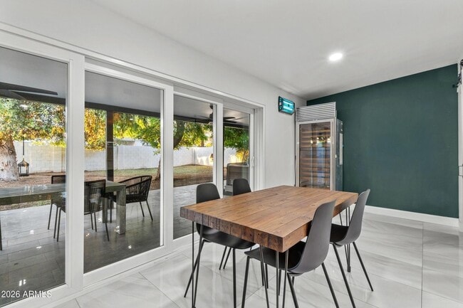 Building Photo - 3938 E Cheery Lynn Rd