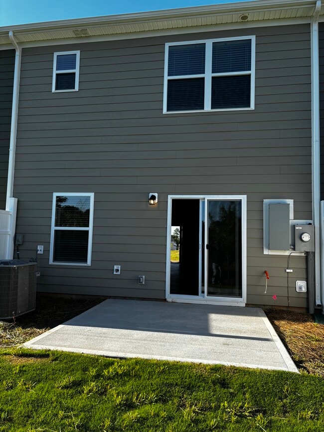 Building Photo - 2721 Yeager Dr NW