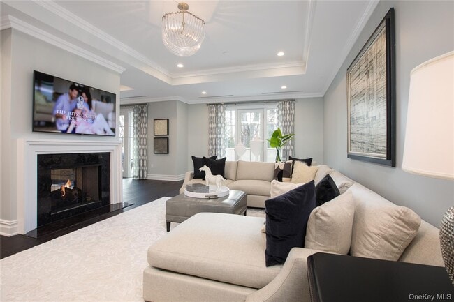 Building Photo - 3000 Royal Ct