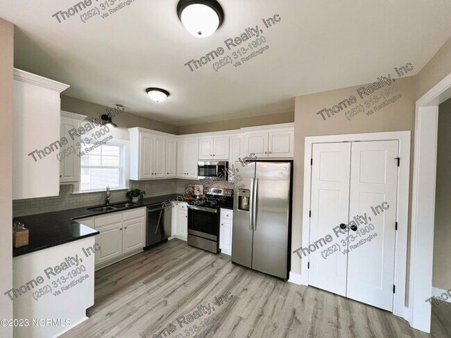Building Photo - 36 B P Ct