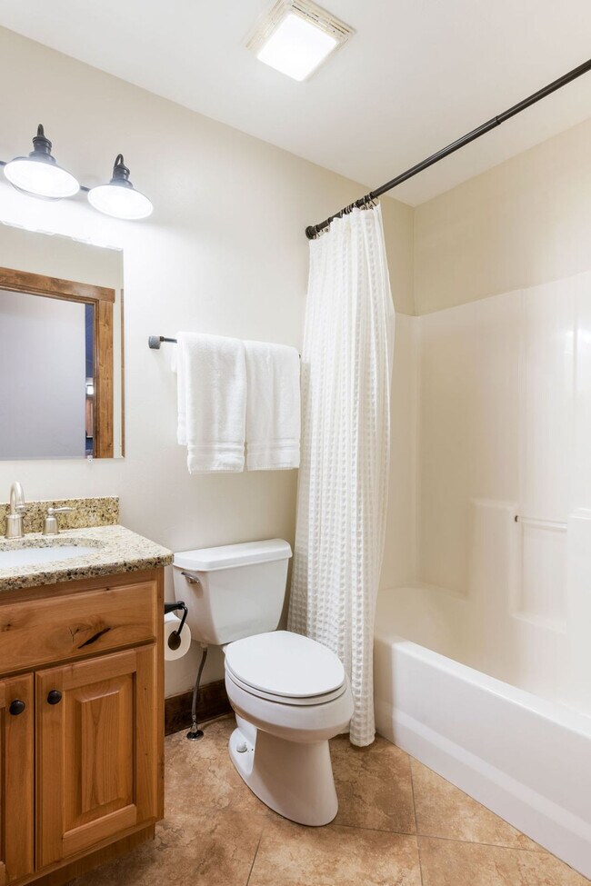 Building Photo - 1054 Canoe Loop