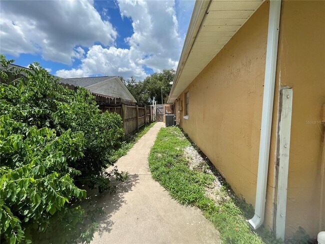 Building Photo - 3929 Orange Lake Dr