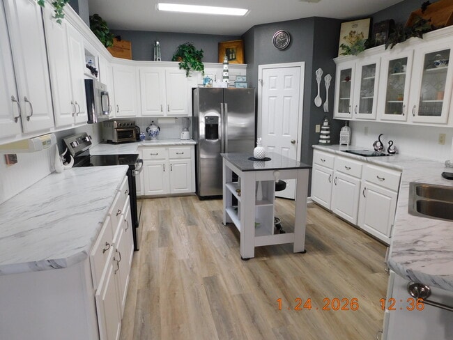 Building Photo - 414 Sioux Blvd