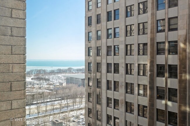 Building Photo - 6 N Michigan Ave