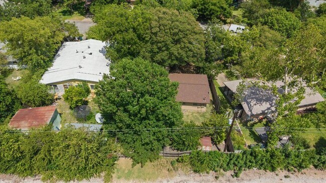 Building Photo - 7604 Robalo Rd