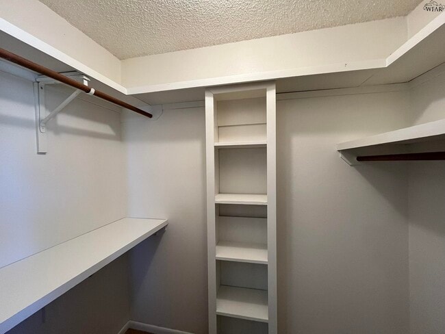 Building Photo - 5417 Pebblestone Dr