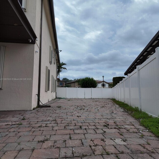 Building Photo - 8618 W 33rd Ave