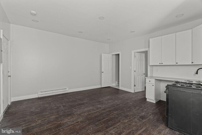 Building Photo - 5237 Chester Ave