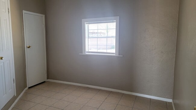 Building Photo - Affordable 1 bedroom, 1 bath apartment in ...