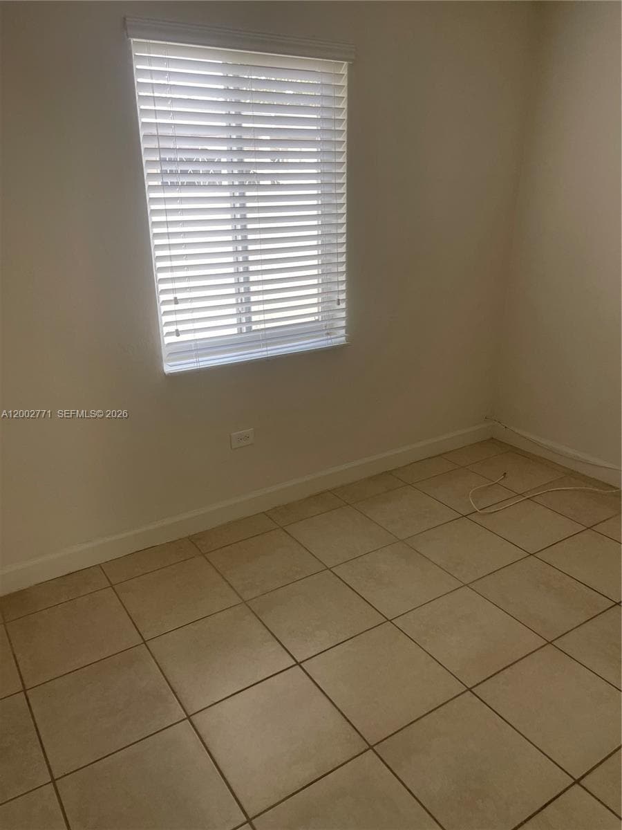 Building Photo - 115 NW 120th St