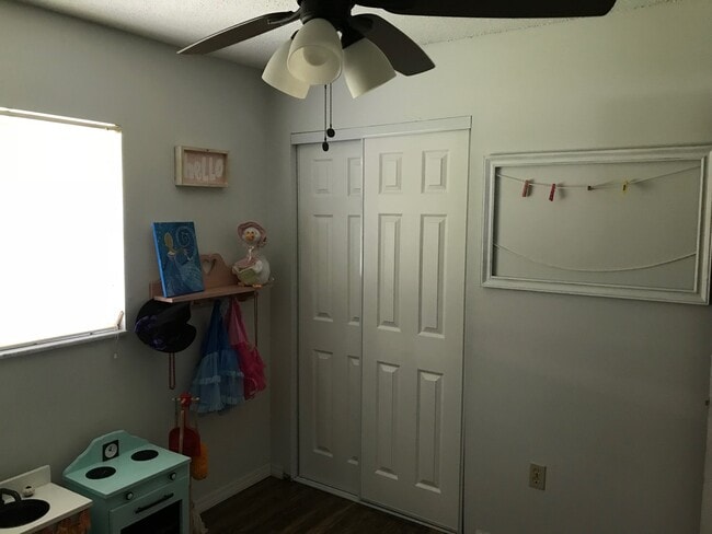 Building Photo - 2671 Azalea Dr
