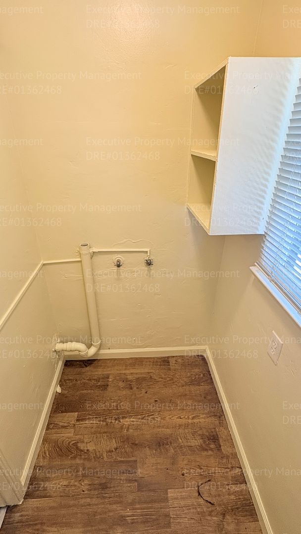 Building Photo - 2321 N Inyo St