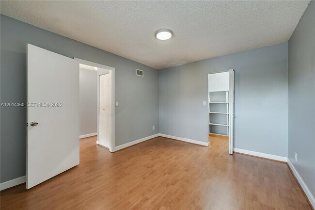 Building Photo - 6929 SW 110th Ave
