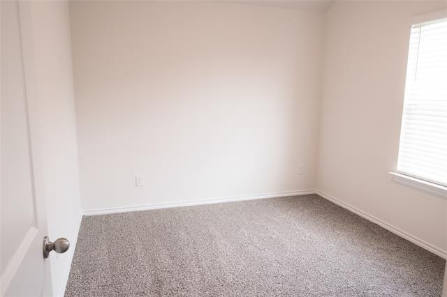 Building Photo - 1221 Nursery Dr