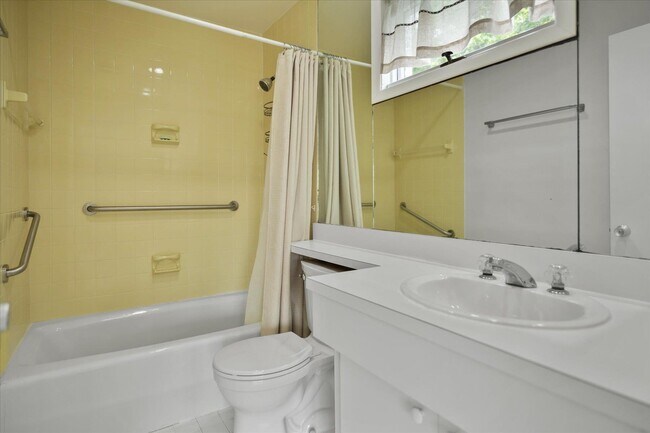 Building Photo - 188 Main St