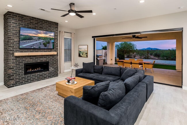 Building Photo - 6615 E Libby St