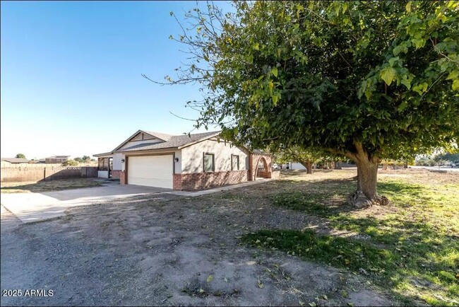 Building Photo - 527 N 161st Ave