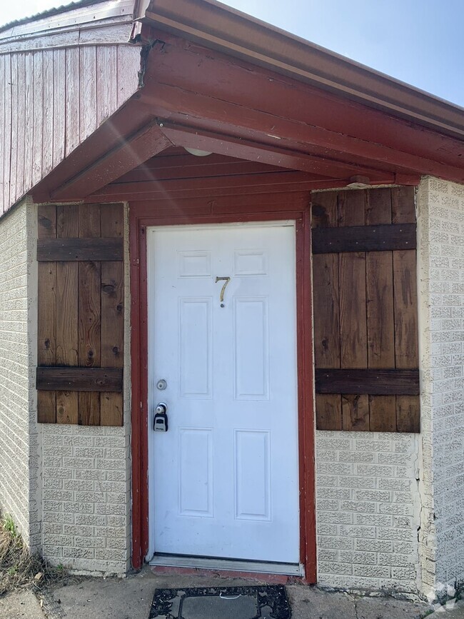 Building Photo - 2070 US-69