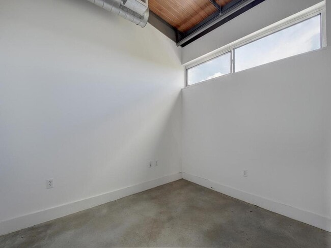 Building Photo - 2205 N Lamar Blvd