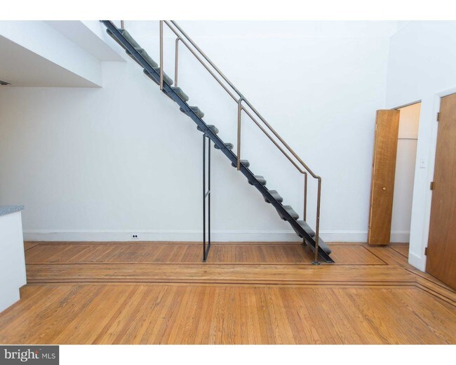 Building Photo - 721 Spruce St