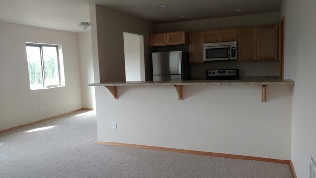 Building Photo - Very well maintained home in Poulsbo.