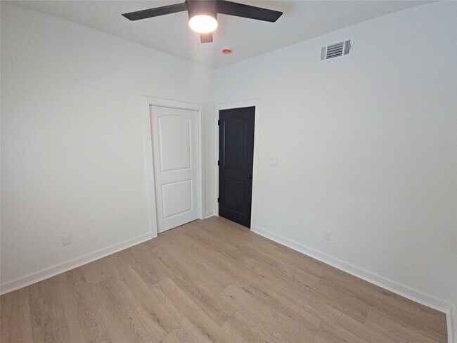 Building Photo - 8101 Venus St