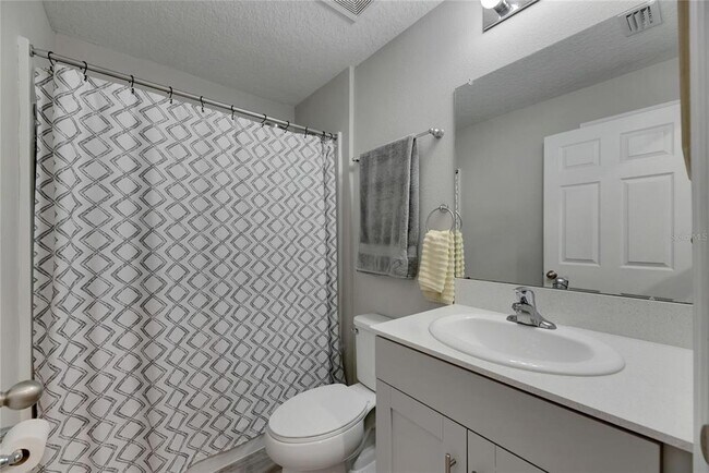 Building Photo - 12696 Tannencrest Dr