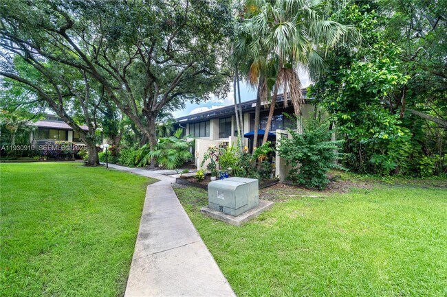 Building Photo - 19212 NE 25th Ave