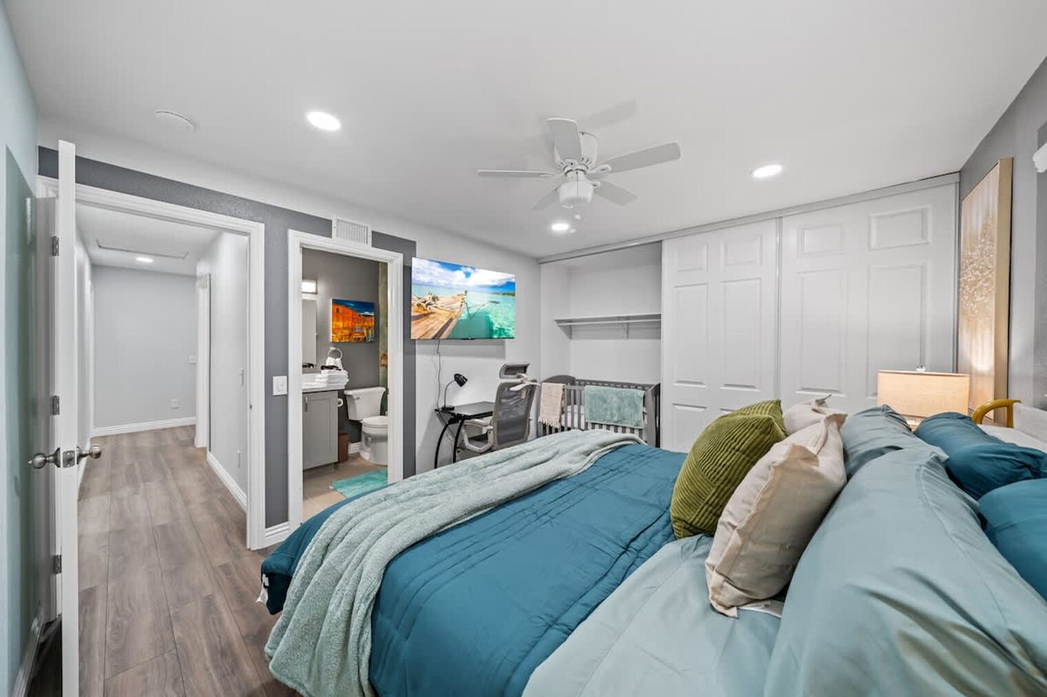 Building Photo - 10983 Parkdale Ave