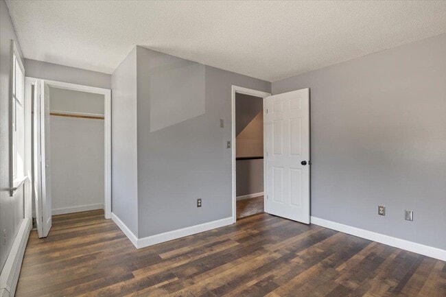 Building Photo - 5 Aspen Ln