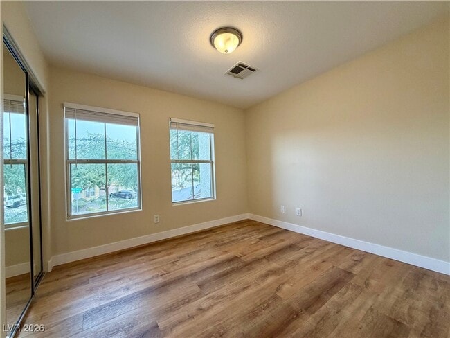 Building Photo - 10977 African Sunset St